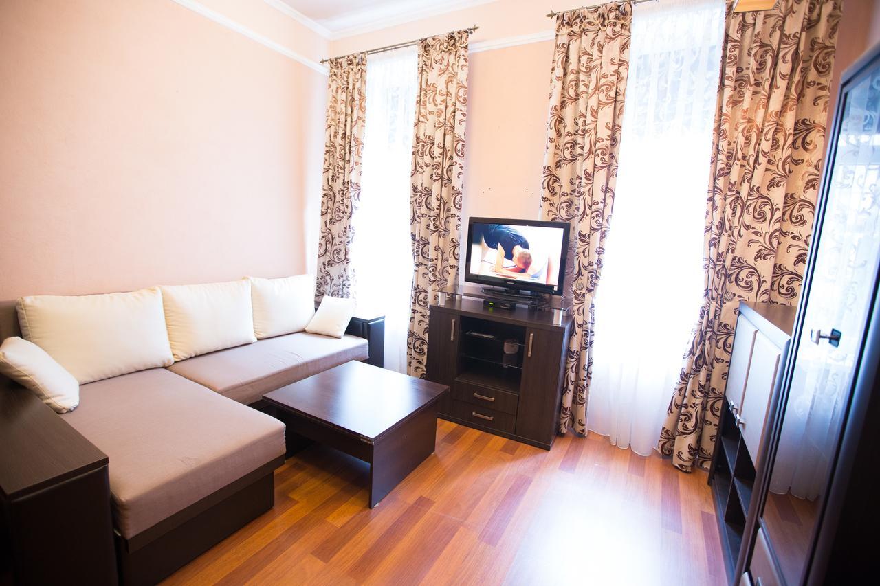 Apartment біля університету, івана франка квартири на вулиці огієнка 13 повноцінна для
